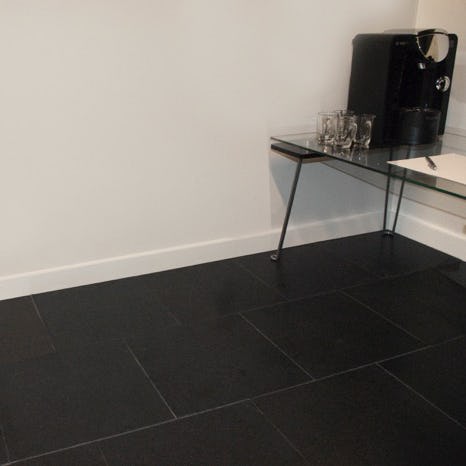 Granitplatta Stencentralen Absolute Black Matt 305x305mm