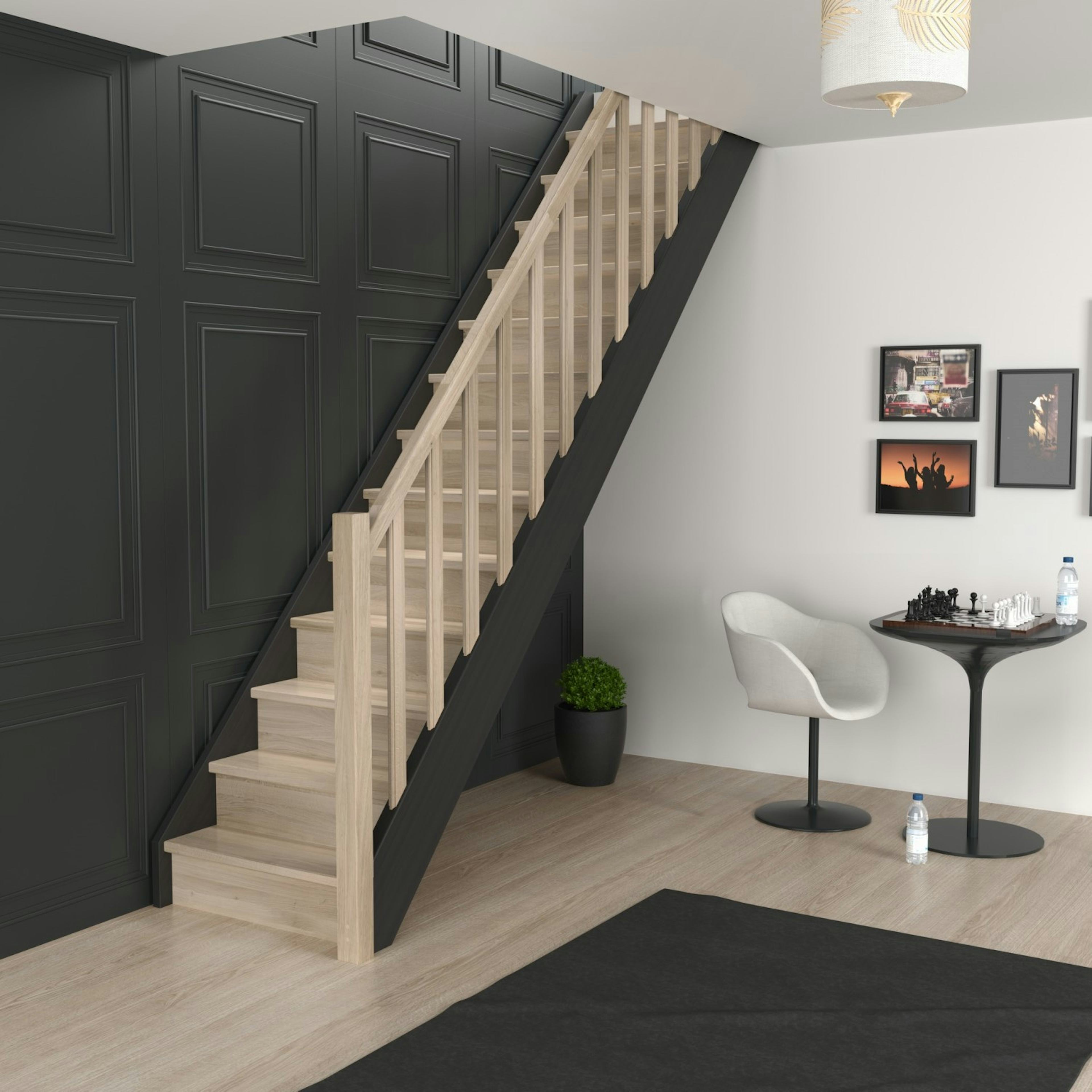 Spartrappa Dolle Helsinki Svart/Ek Rak Räcke med Träbalustrar och Sättsteg