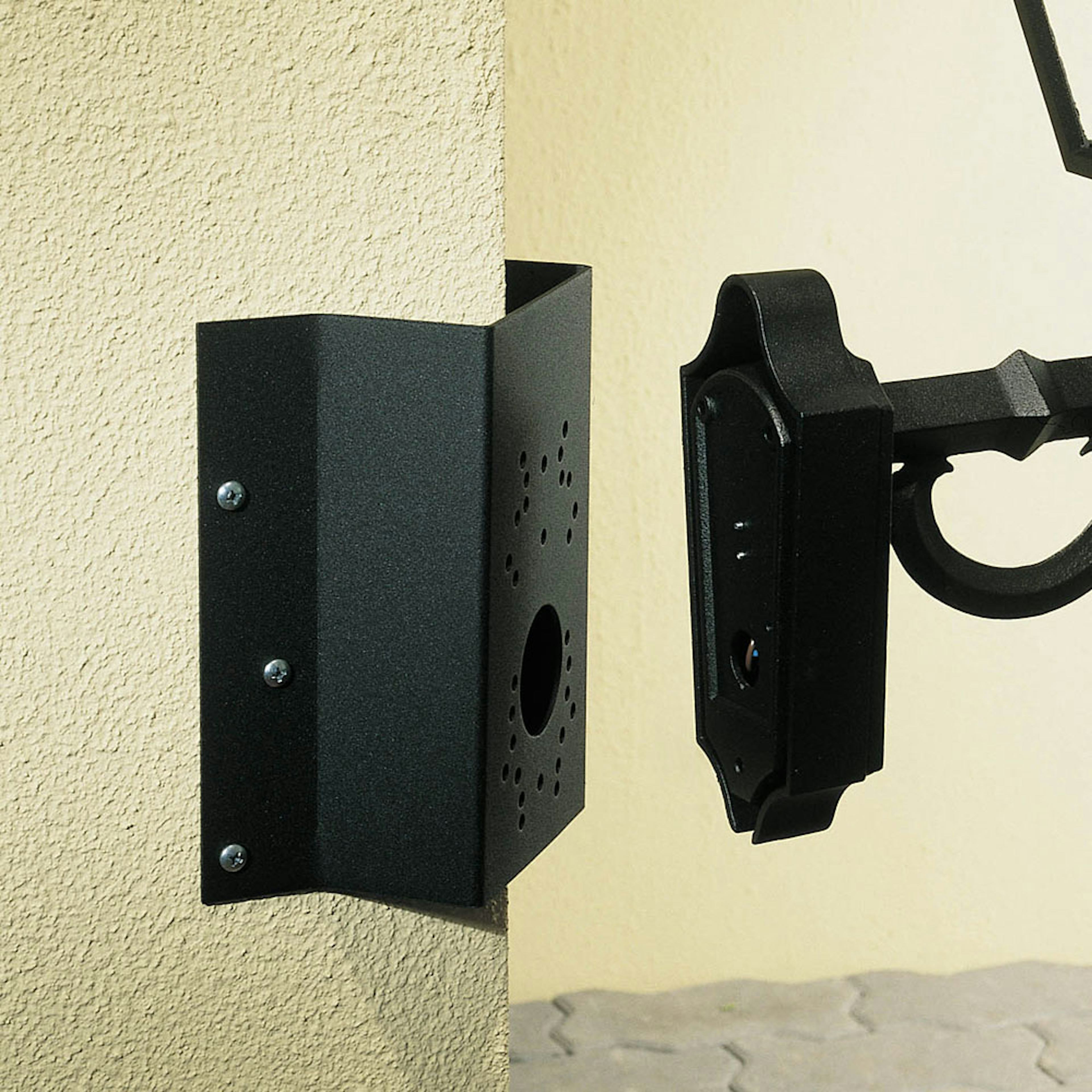 Hörnfäste Gnosjö Konstsmide Tillbehör till Väggbelysning i Svart, Universal