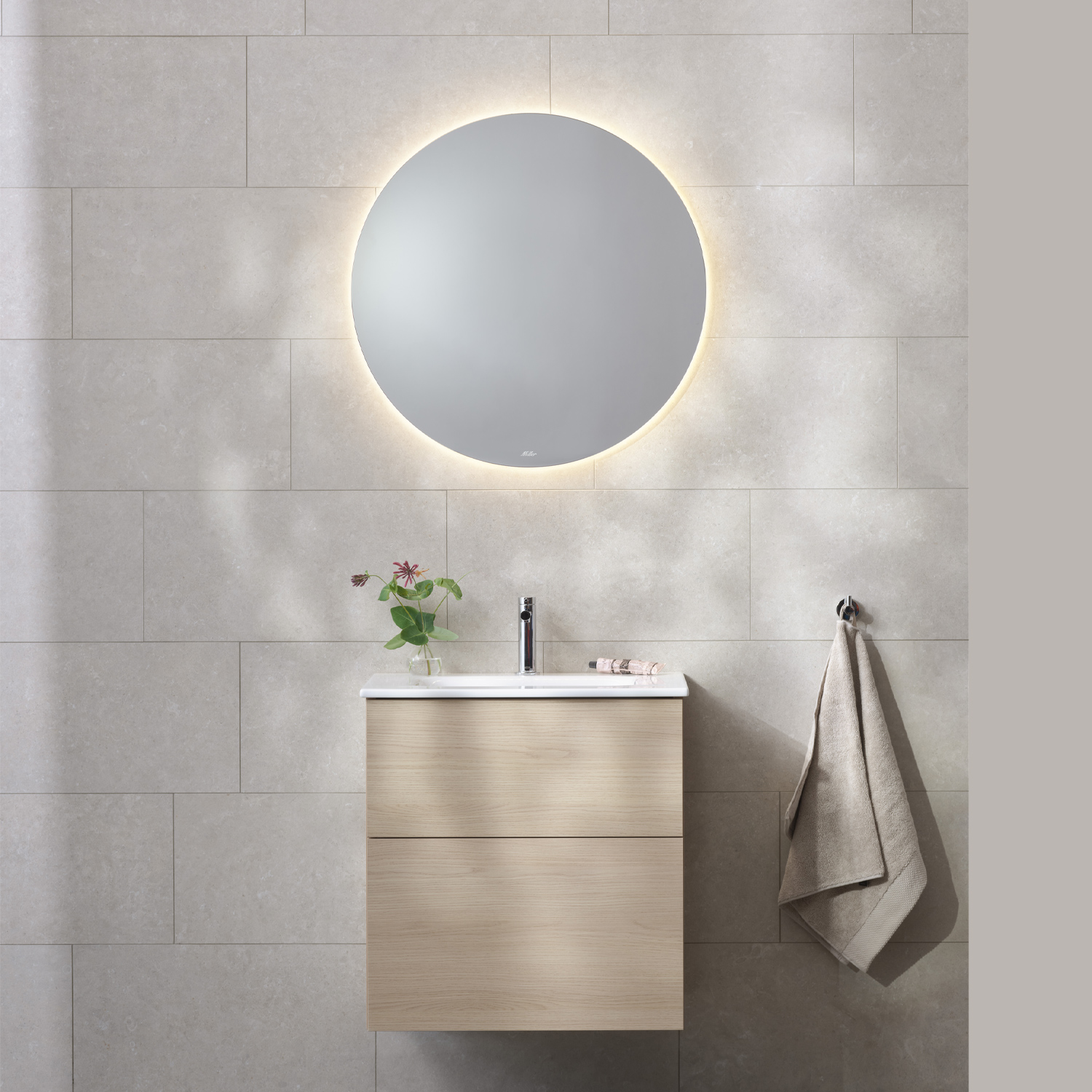 Möbelpaket Miller Badrum New York med Edge Tvättställ och Ambient Spegel