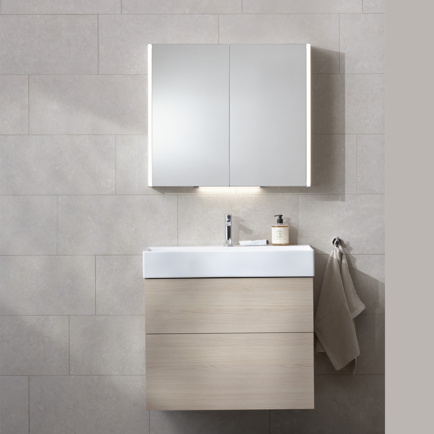 Möbelpaket Miller Badrum New York med Bloc Tvättställ och Spegelskåp