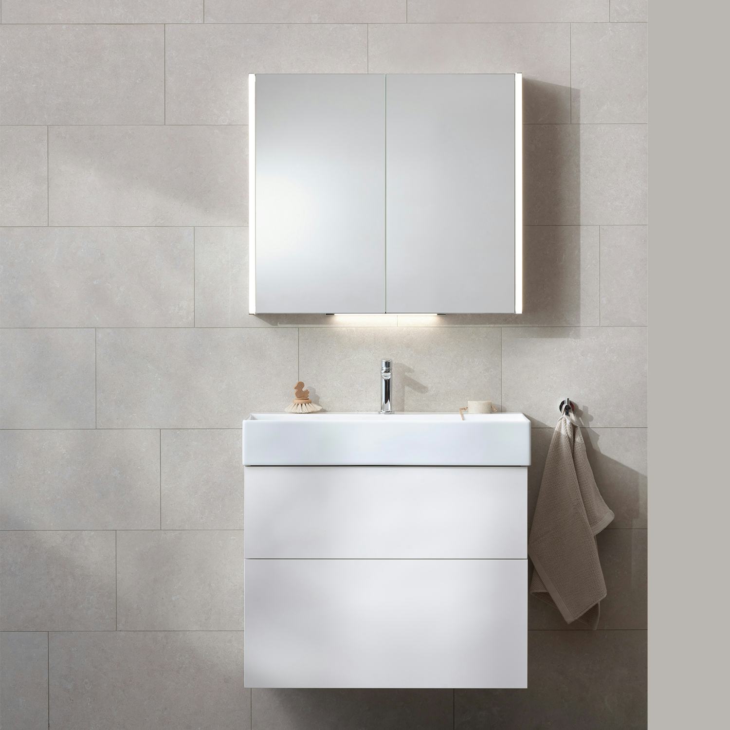 Möbelpaket Miller Badrum New York med Bloc Tvättställ och Spegelskåp