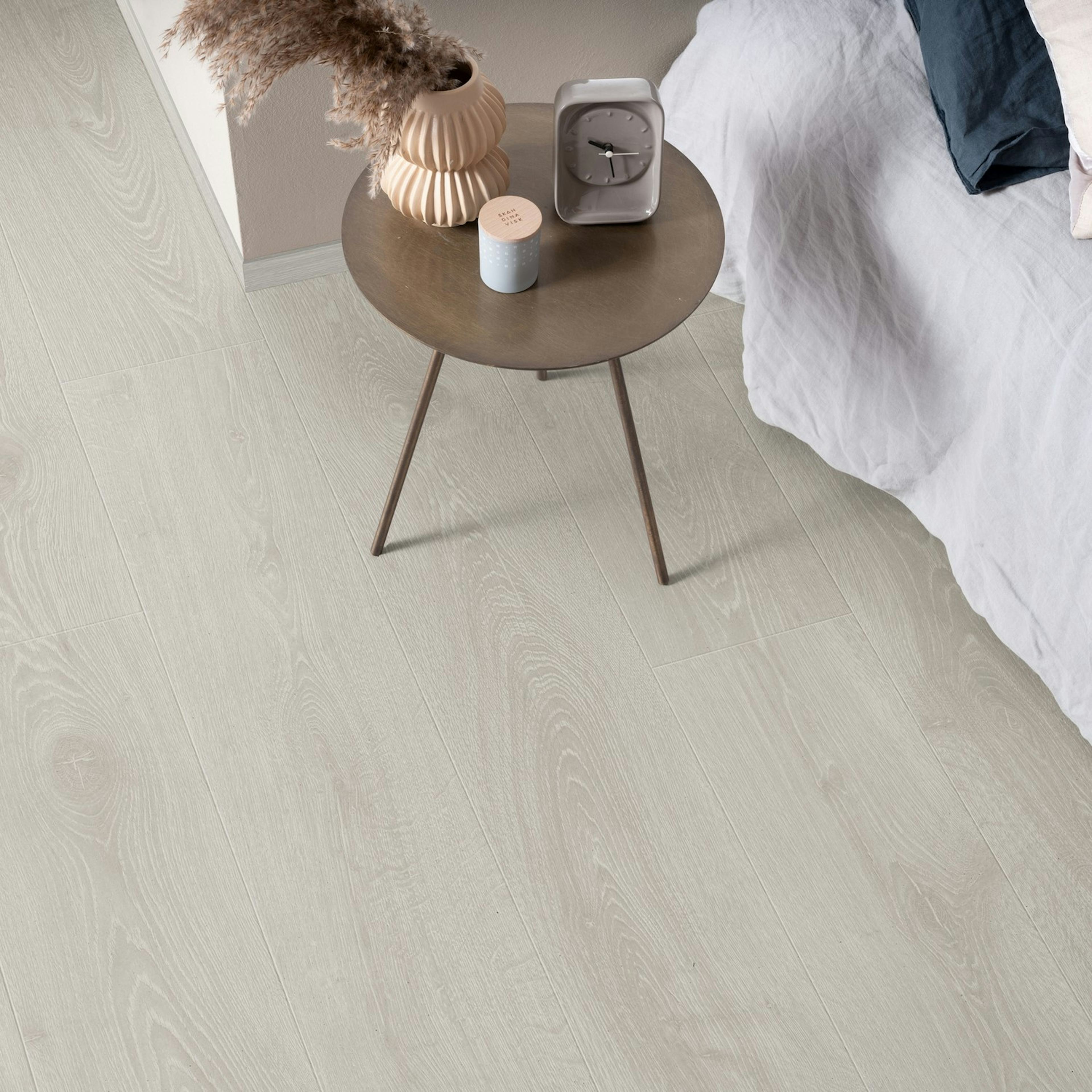 Laminatgolv Pergo Modern Plank 4V - Sensation Studio Oak 1-Stav