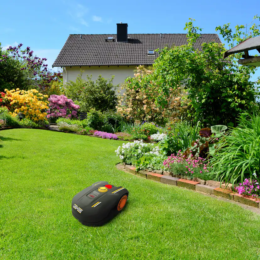 Robotgräsklippare Landxcape LX835 800m2