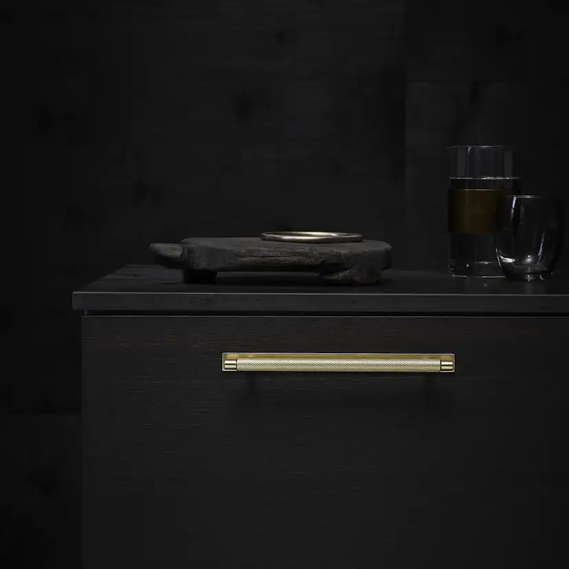 Handtag Beslag Design Manor med Bricka