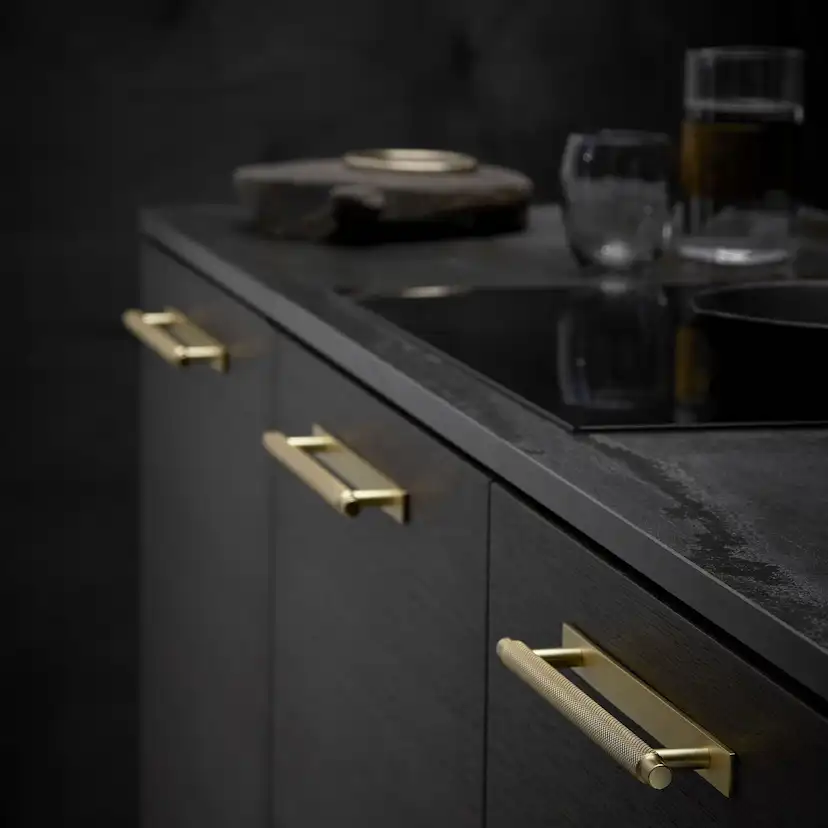 Handtag Beslag Design Manor med Bricka