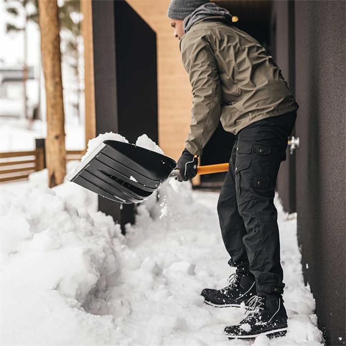 Snöskyffel Fiskars X-Series