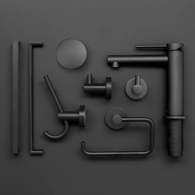 Badrumsset Miller Badrum Bond med Tvättställsblandare