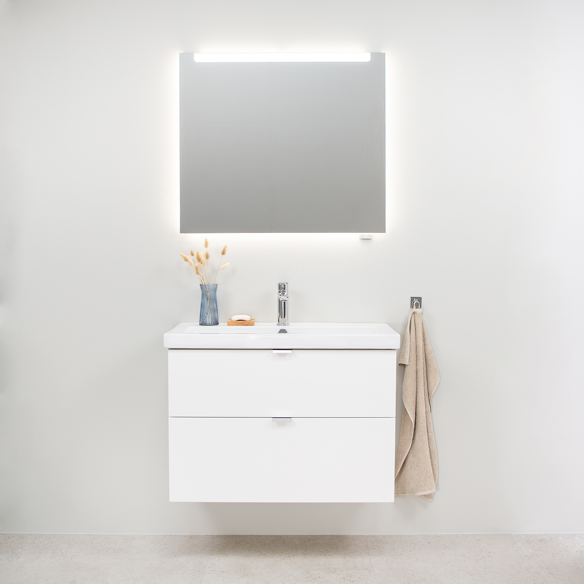 Möbelpaket Macro Design Charm Tvättställsskåp med Crown Spegel Ambilight