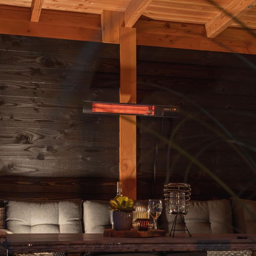 Infravärmare SunRed RD-DARK-25, Vägghängd Terrassvärmare med 2500 W Effekt