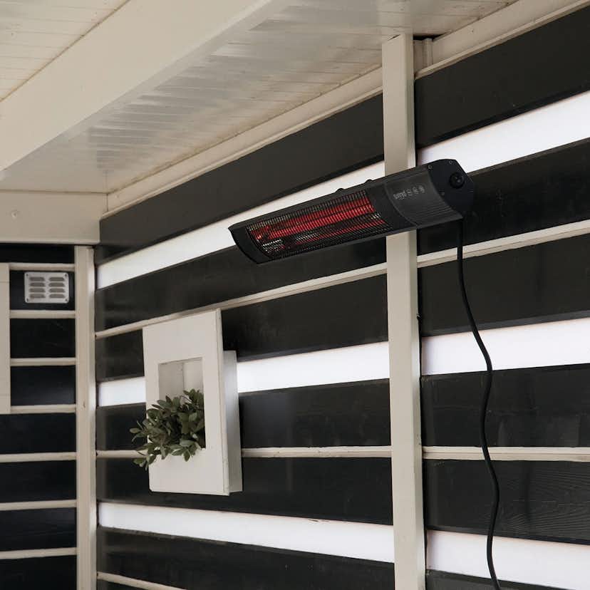 Infravärmare SunRed RD-DARK-25, Vägghängd Terrassvärmare med 2500 W Effekt