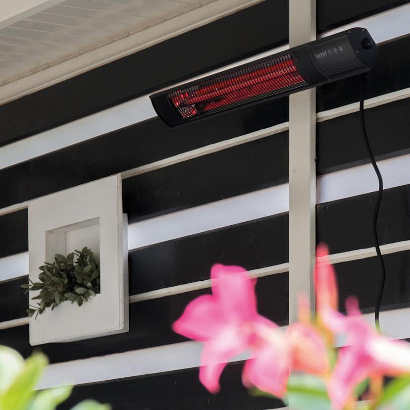 Infravärmare SunRed RD-DARK-25, Vägghängd Terrassvärmare med 2500 W Effekt