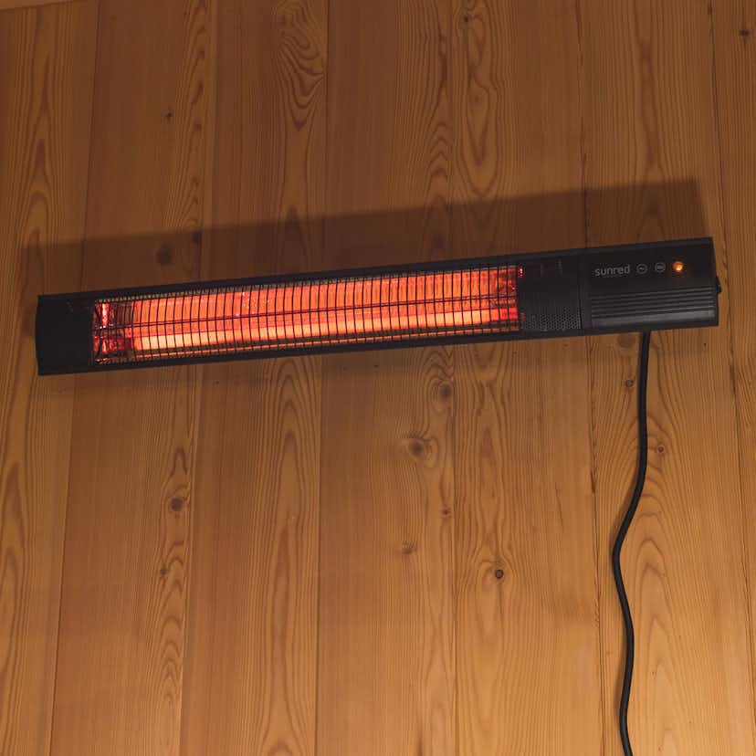 Infravärmare SunRed RD-DARK-25, Vägghängd Terrassvärmare med 2500 W Effekt
