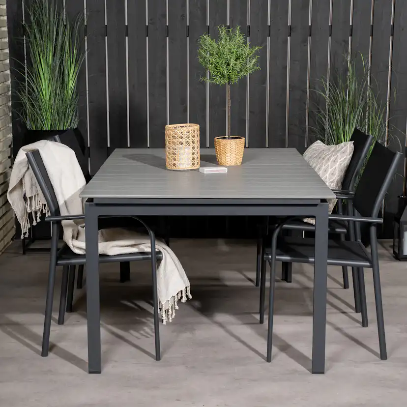 Matgrupp Venture Home Lova 160/240 med 4 Siri Matstolar