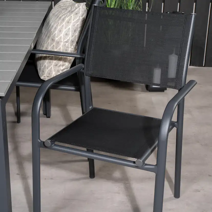 Matgrupp Venture Home Lova 160/240 med 4 Siri Matstolar