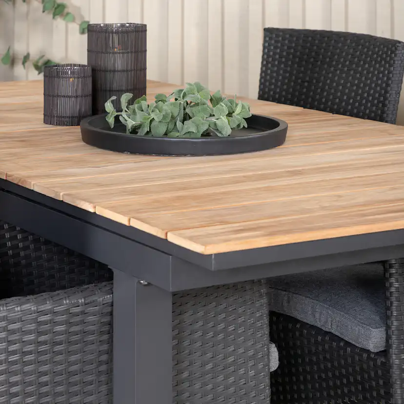 Matgrupp Utomhus Venture Home Meya 160/240 med 4 Milwa Trädgårdsstolar