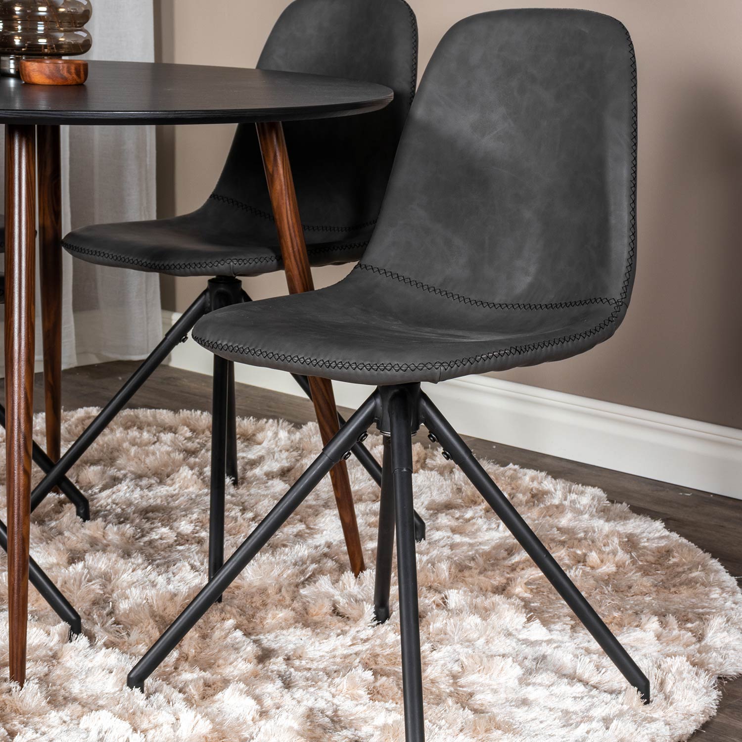 Matgrupp Venture Home Plake med 4 Pobbie Stolar Design med Snurrfunktion Konstläder