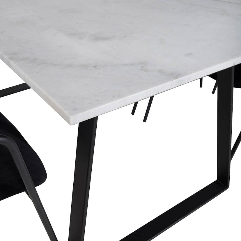 Matgrupp Venture Home Estelle 140 med 4 Aris Stolar