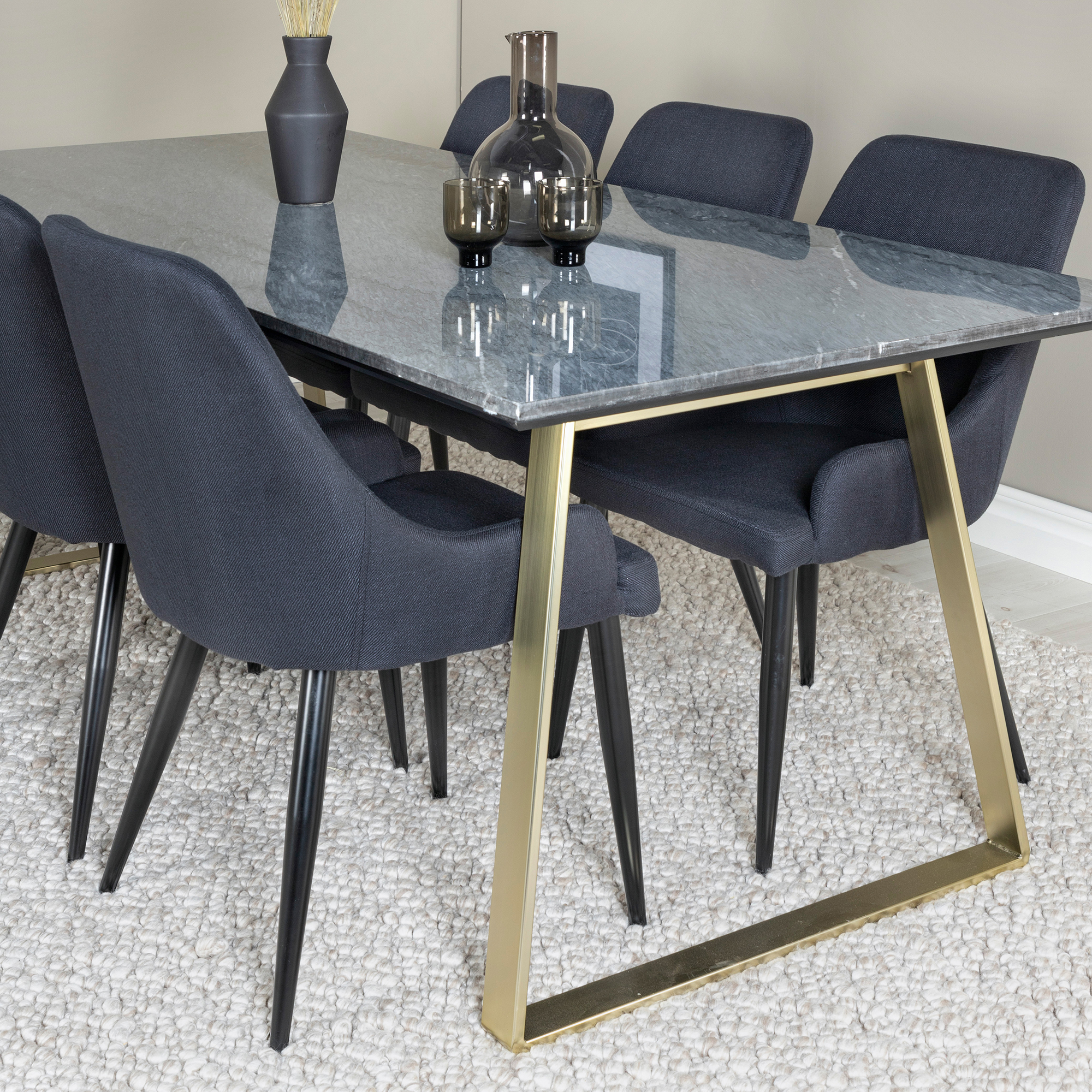 Matgrupp Venture Home Estelle med 6 Plake Fåtöljer PolyEstelletyg