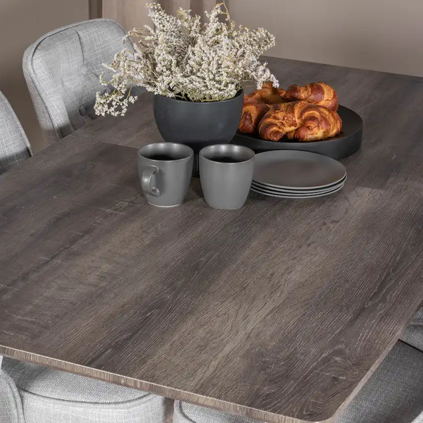 Matgrupp Venture Home Ina med 4 Vera Stolar Polyestertyg