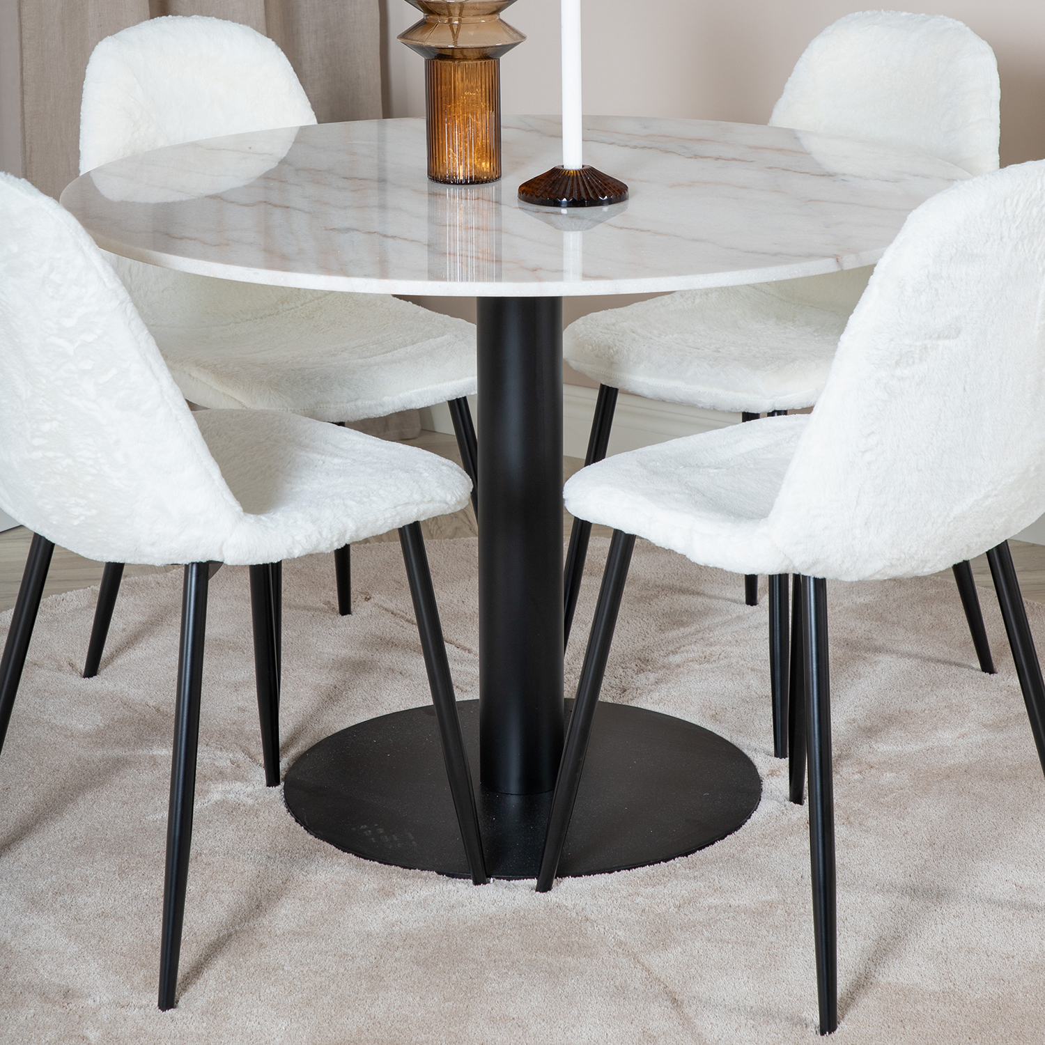 Matgrupp Venture Home Estelle med 4 Pooya Stolar PolyEstelletyg