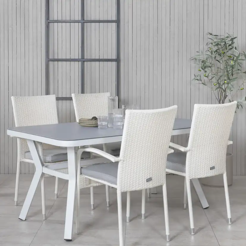 Matgrupp Utomhus Venture Home Vyn med 4 Hanna Trädgårdsstolar