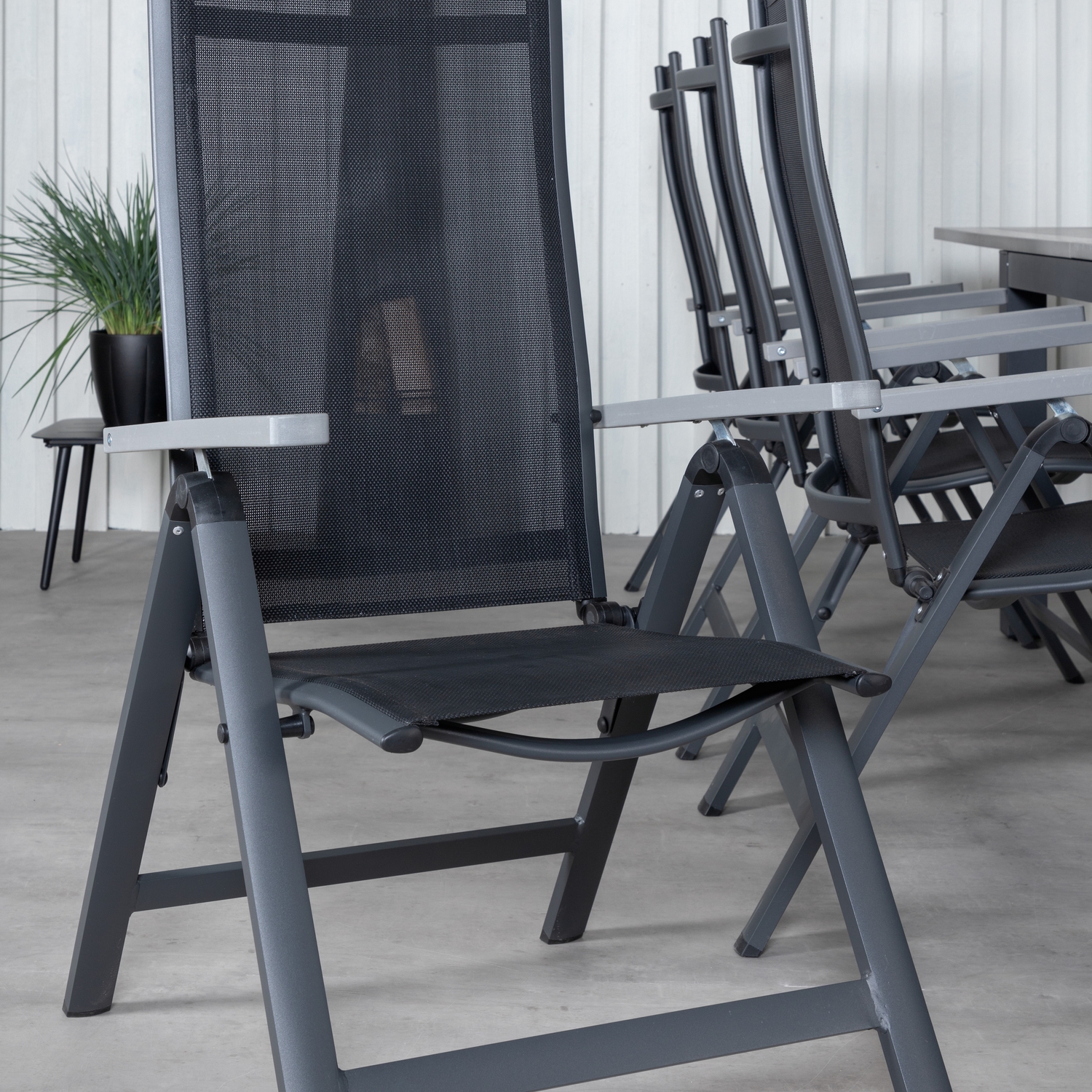 Matgrupp Utomhus Venture Home Aleyna 224 Svart med 8 Aleyna PositionsTrädgårdsstolar