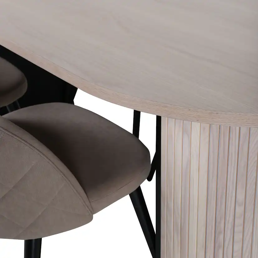 Matgrupp Venture Home Bianca med 4 Valentina Stitcthes Stolar Polyester