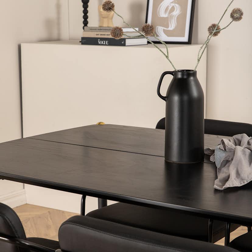 Matgrupp Venture Home Paris matbord och Tjärö matstol