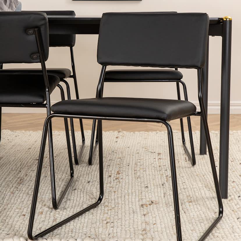 Matgrupp Venture Home Paris matbord och Kungshamn matstol