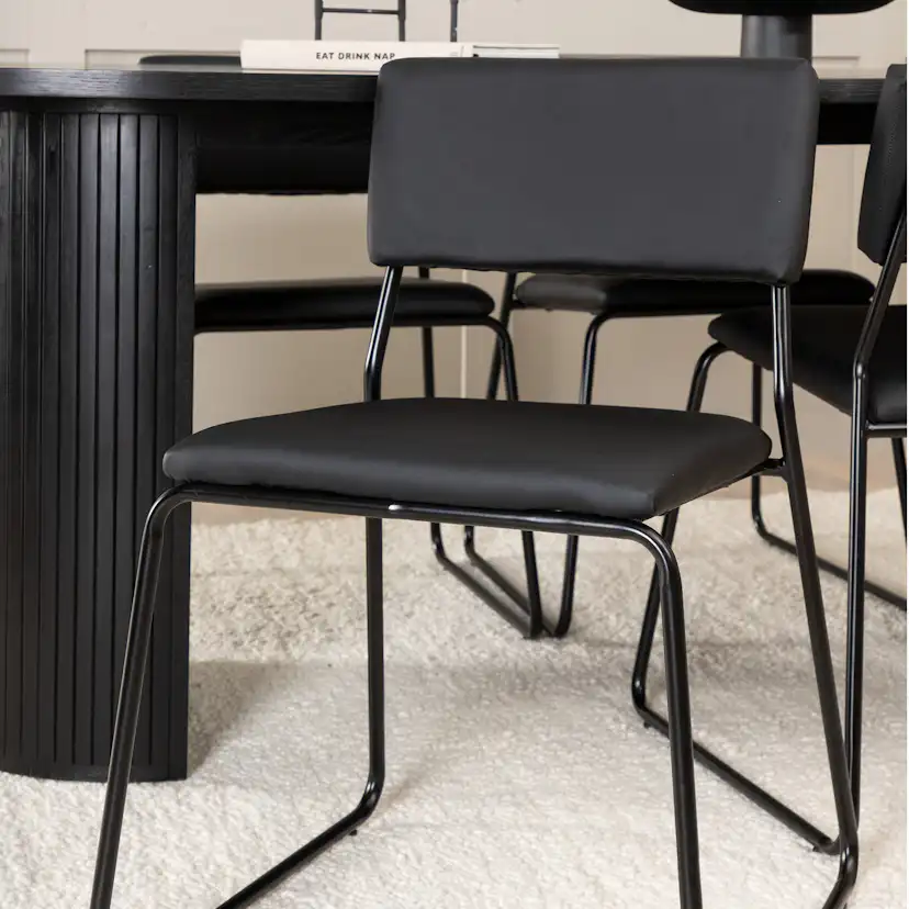 Matgrupp Venture Home Bianca med 4 Kungshamn Stolar Konstläder