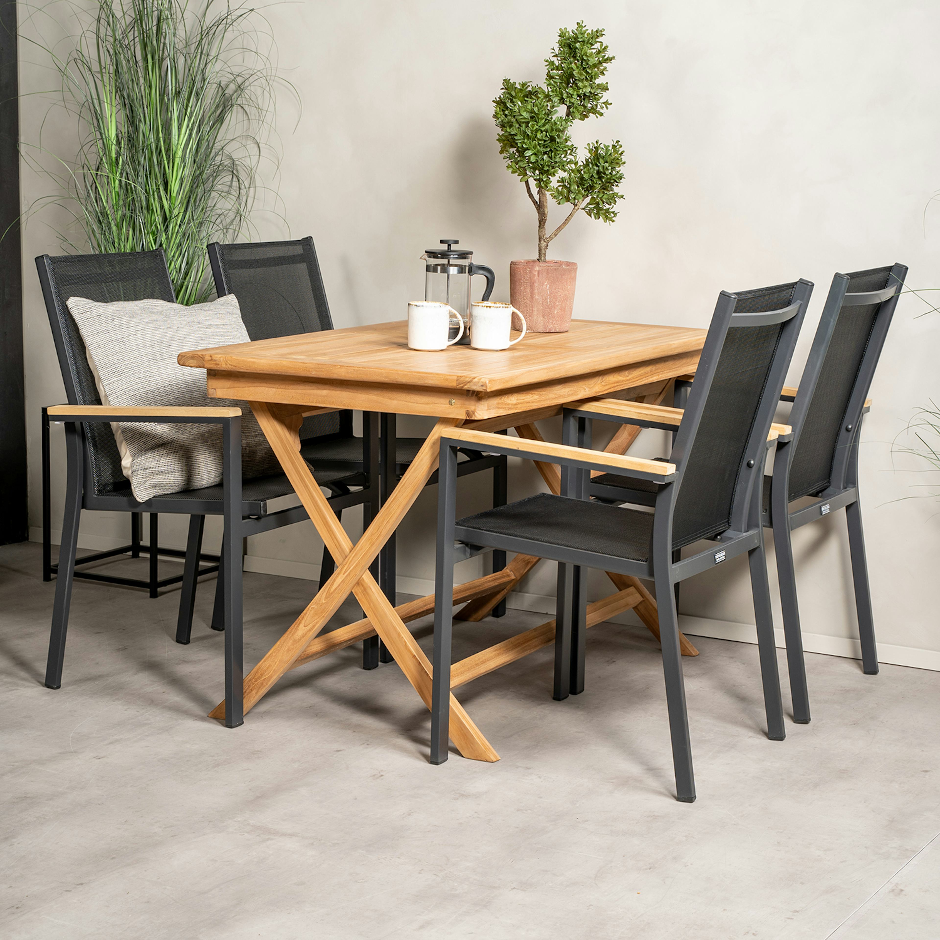 Matgrupp Venture Home Kenya 120x70 Teak med 4 Texas Stapelstolar