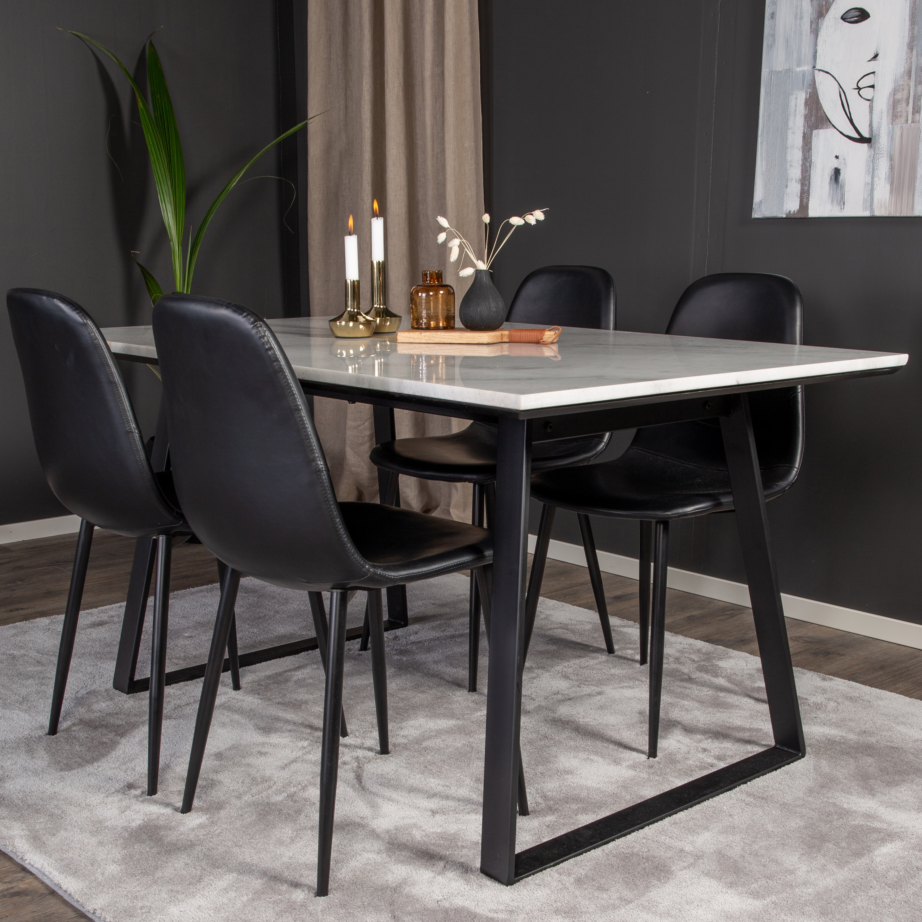 Matgrupp Venture Home Estelle 140 med 4 Pobbie Stolar Läder