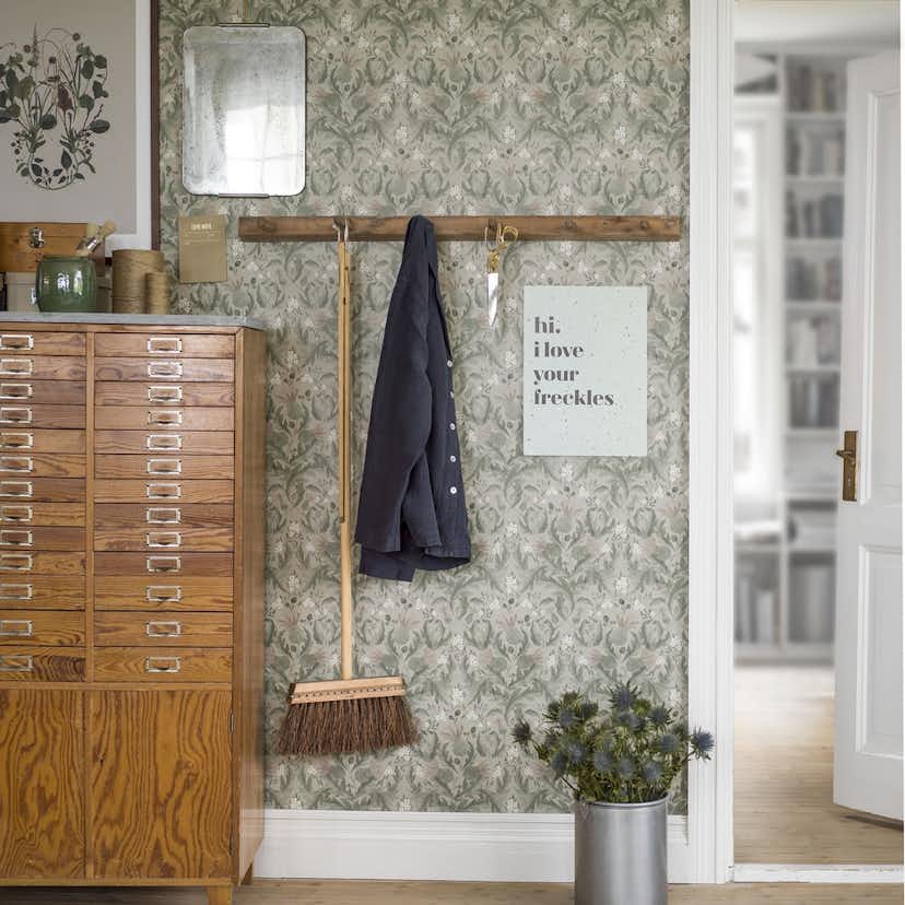 Tapet Boråstapeter InBloom Thistle 7203 EasyUp, Mönstrad Grön