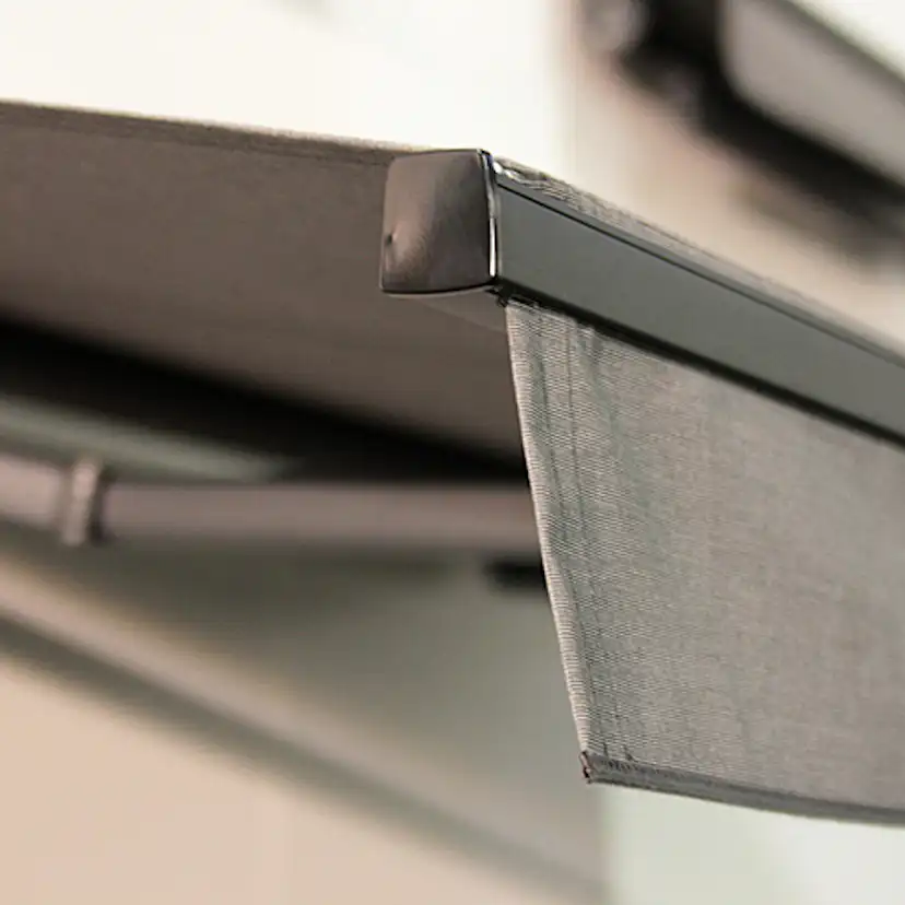 Terrassmarkis Dittsolskydd Nordic Light FA42 Röd