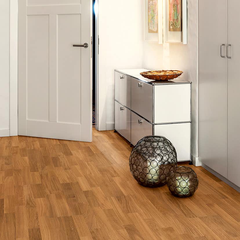 Parkettgolv Berg & Berg Ek L Klöver Mattlack 3-Stav