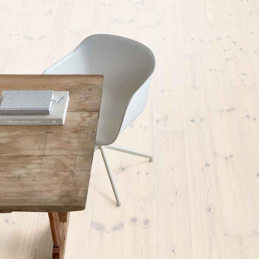 Parkettgolv Berg & Berg Norrlandsfuru XXL Vit Mattlack 1-Stav