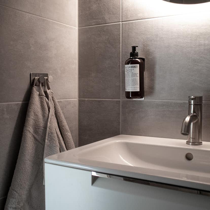 Tvålpumpshållare Beslag Design Base