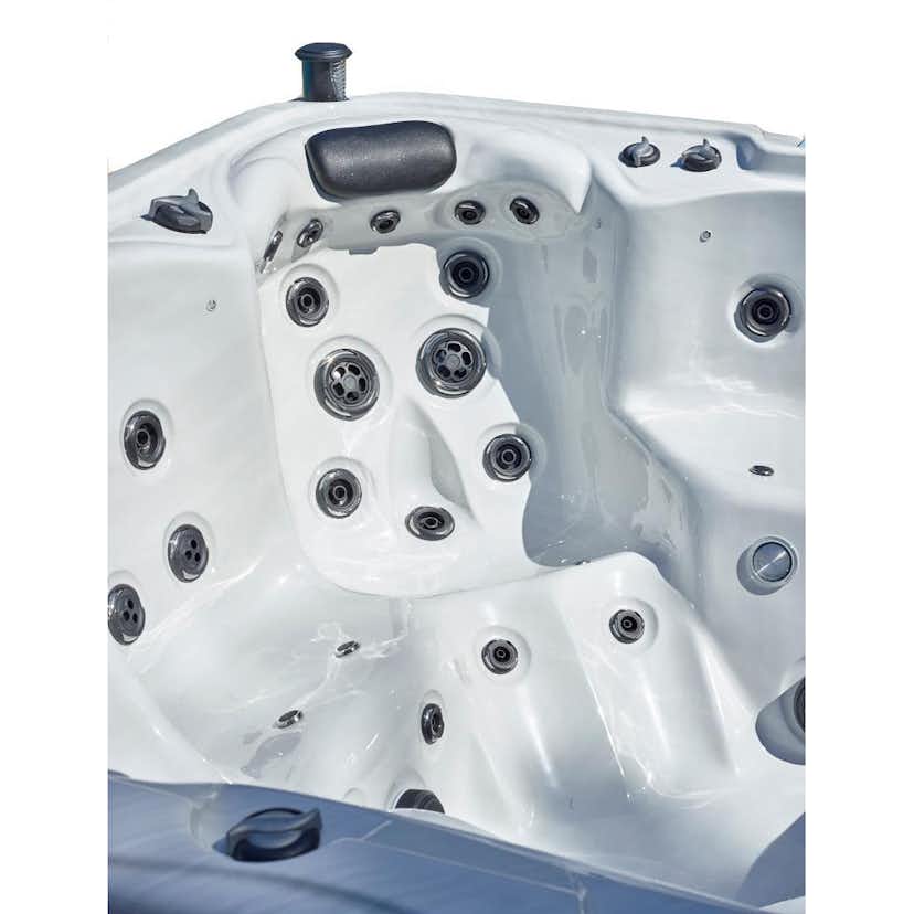 Utespa DenForm Spacious 75 Jets Spabad för 5 Personer