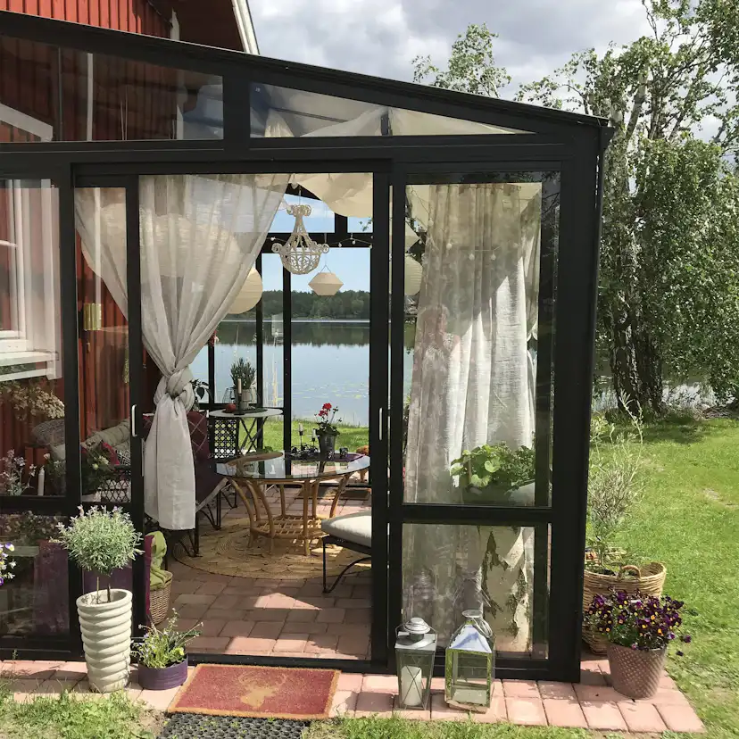 Uterum Metalcraft 10,7m² Säkerhetsglas Svart