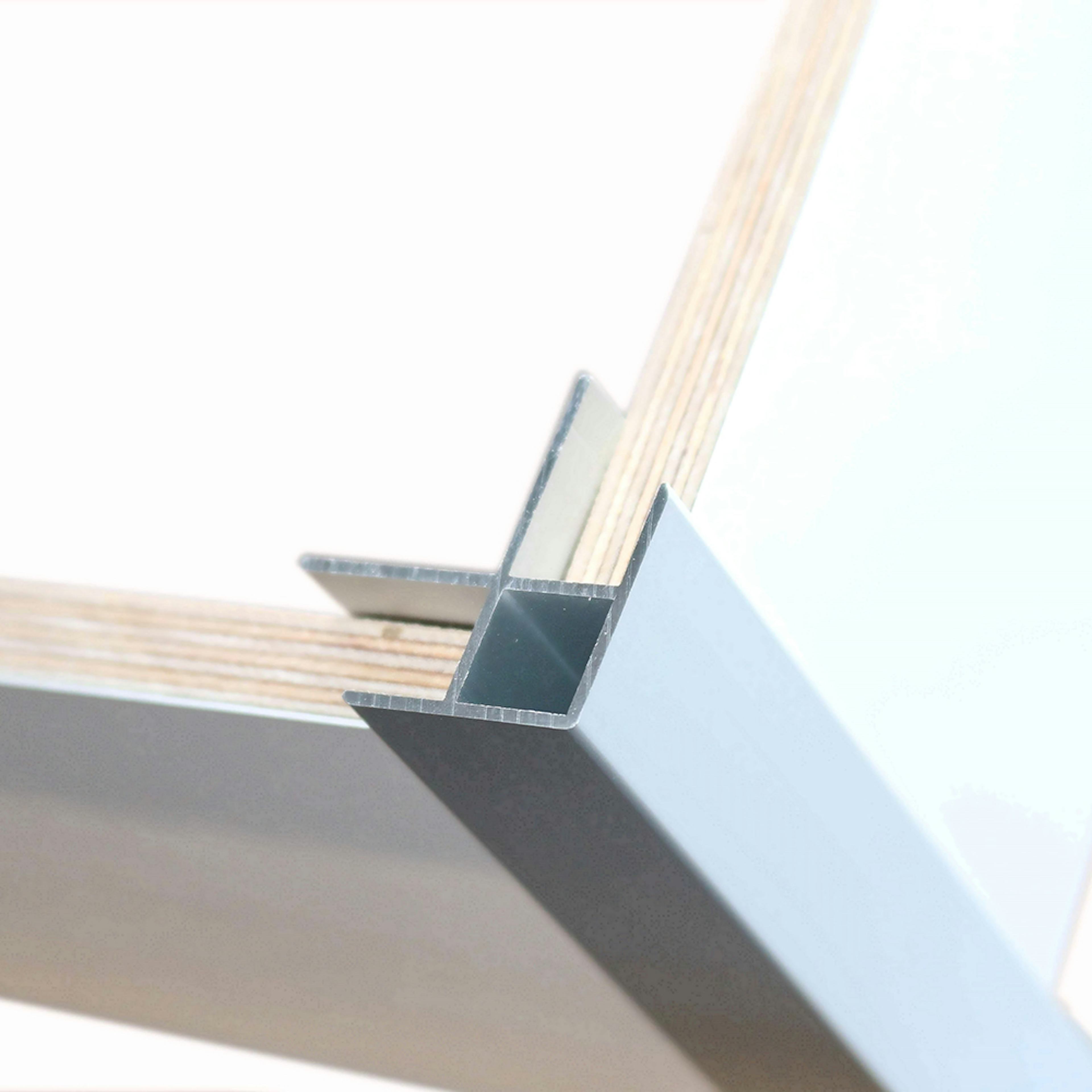 Utvändig Hörnlist BerryAlloc Wall & Water 2,4 m Aluminium