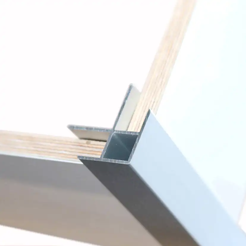 Utvändig Hörnlist BerryAlloc Wall & Water 2,4 m Aluminium