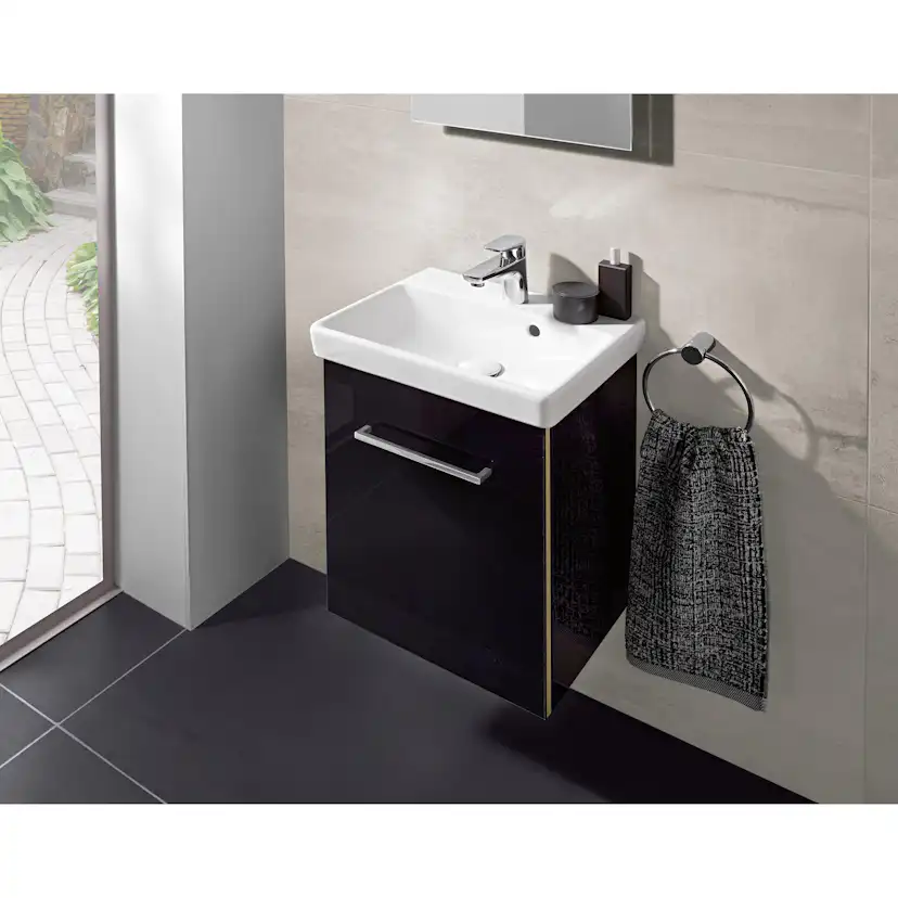 Tvättställsskåp Villeroy & Boch Avento med 1 dörr