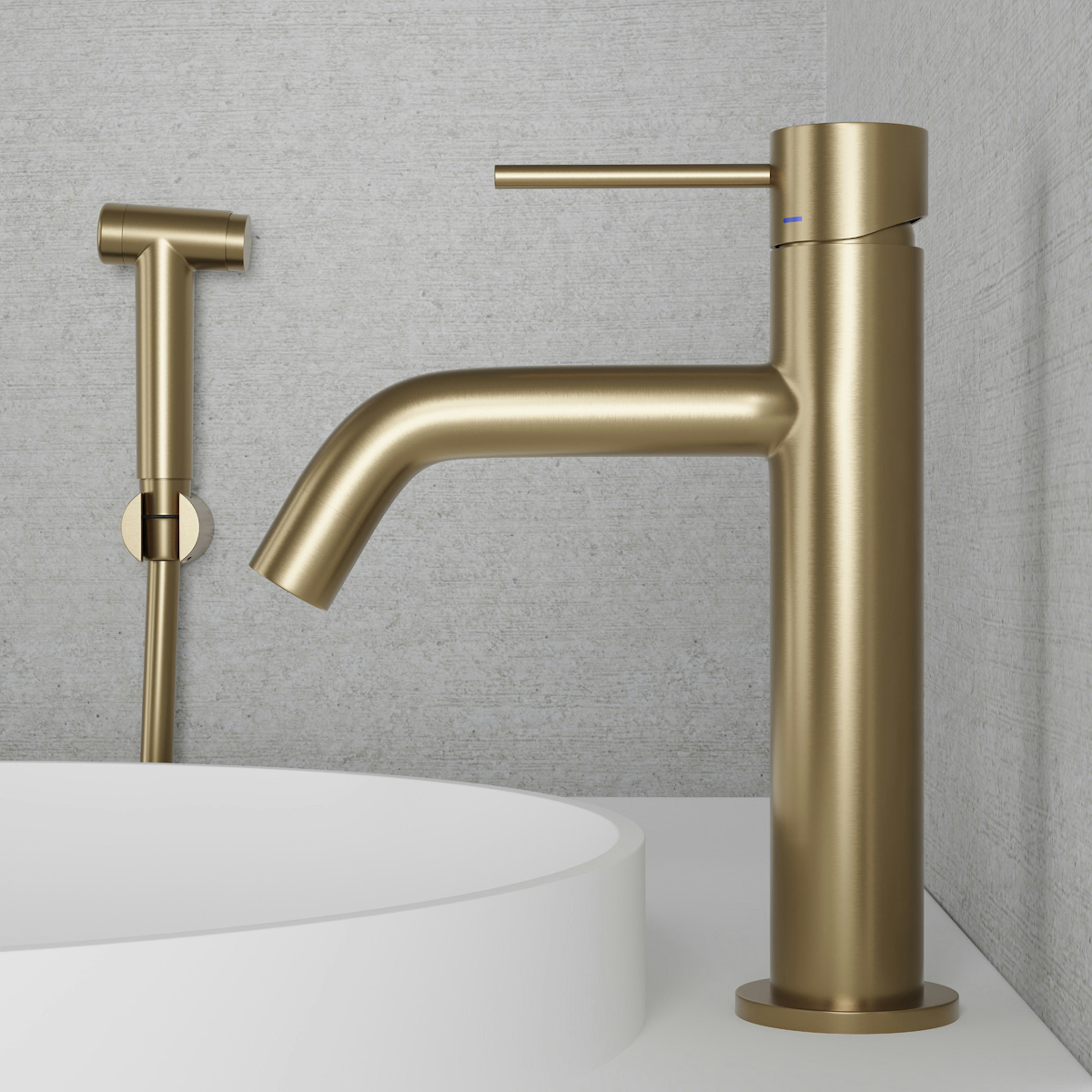 Tvättställsblandare Scandtap Steel Voyage Medium med Sidodusch